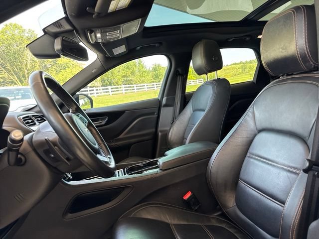 Used 2017 Jaguar F-PACE Prestige AWD/4WD image 12
