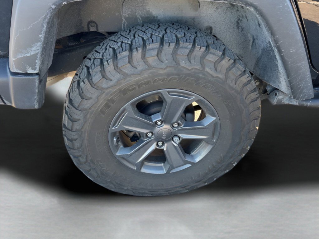 Used 2017 Jeep Wrangler Unlimited Rubicon image 16