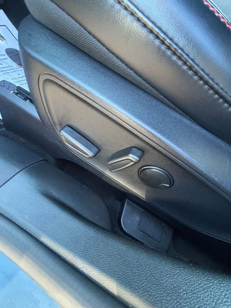 Used 2025 Ford Escape ST-Line image 14