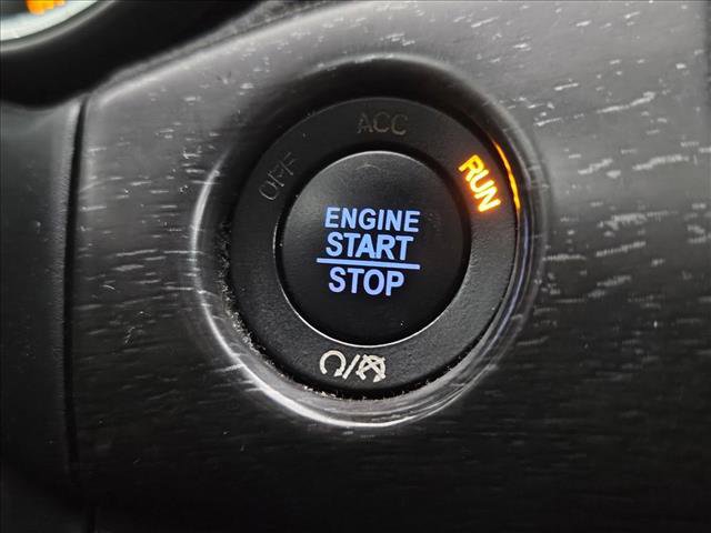 Used 2018 Jeep Grand Cherokee Altitude RWD image 12