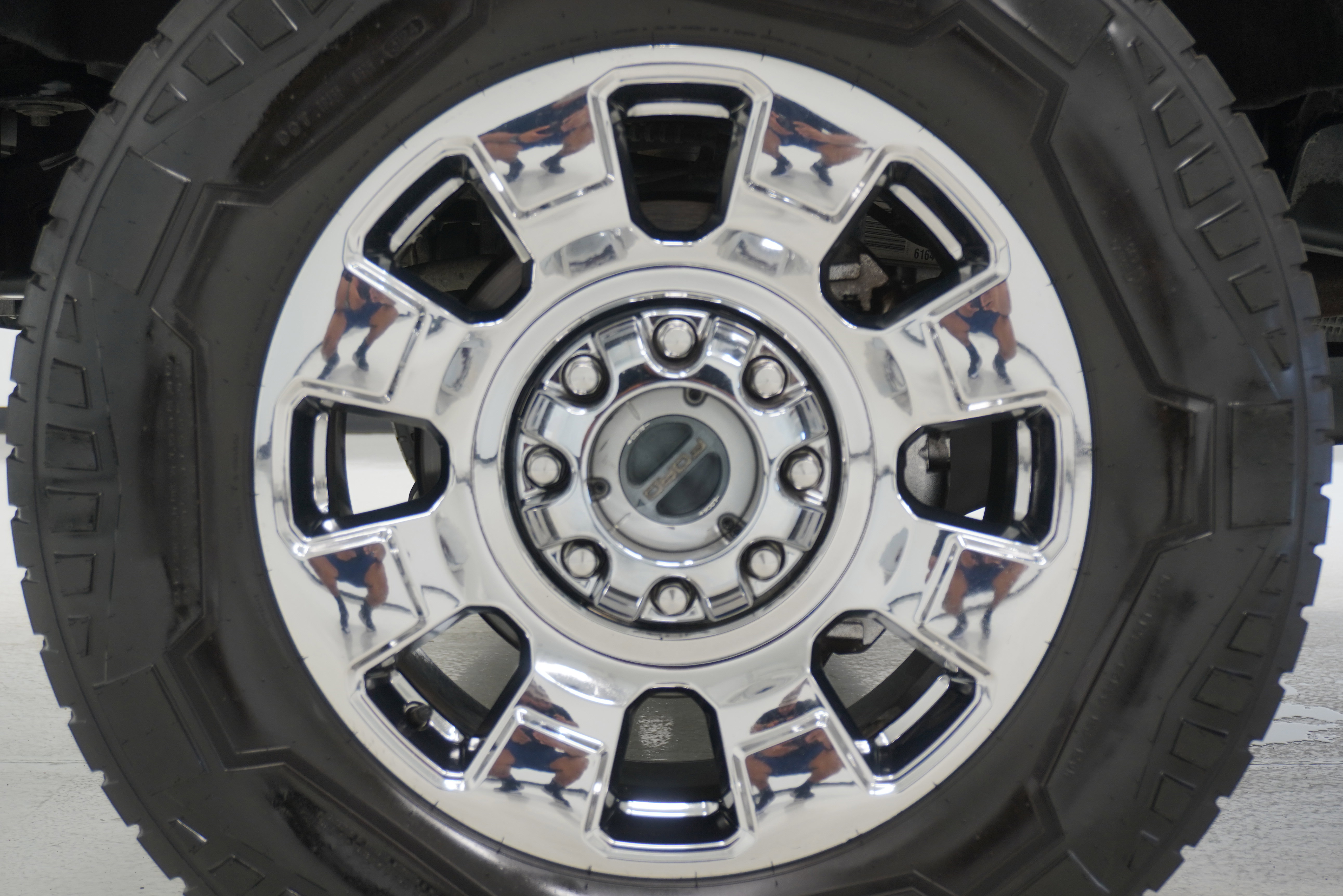 Used 2023 Ford F350 Lariat w/ Chrome Package image 32