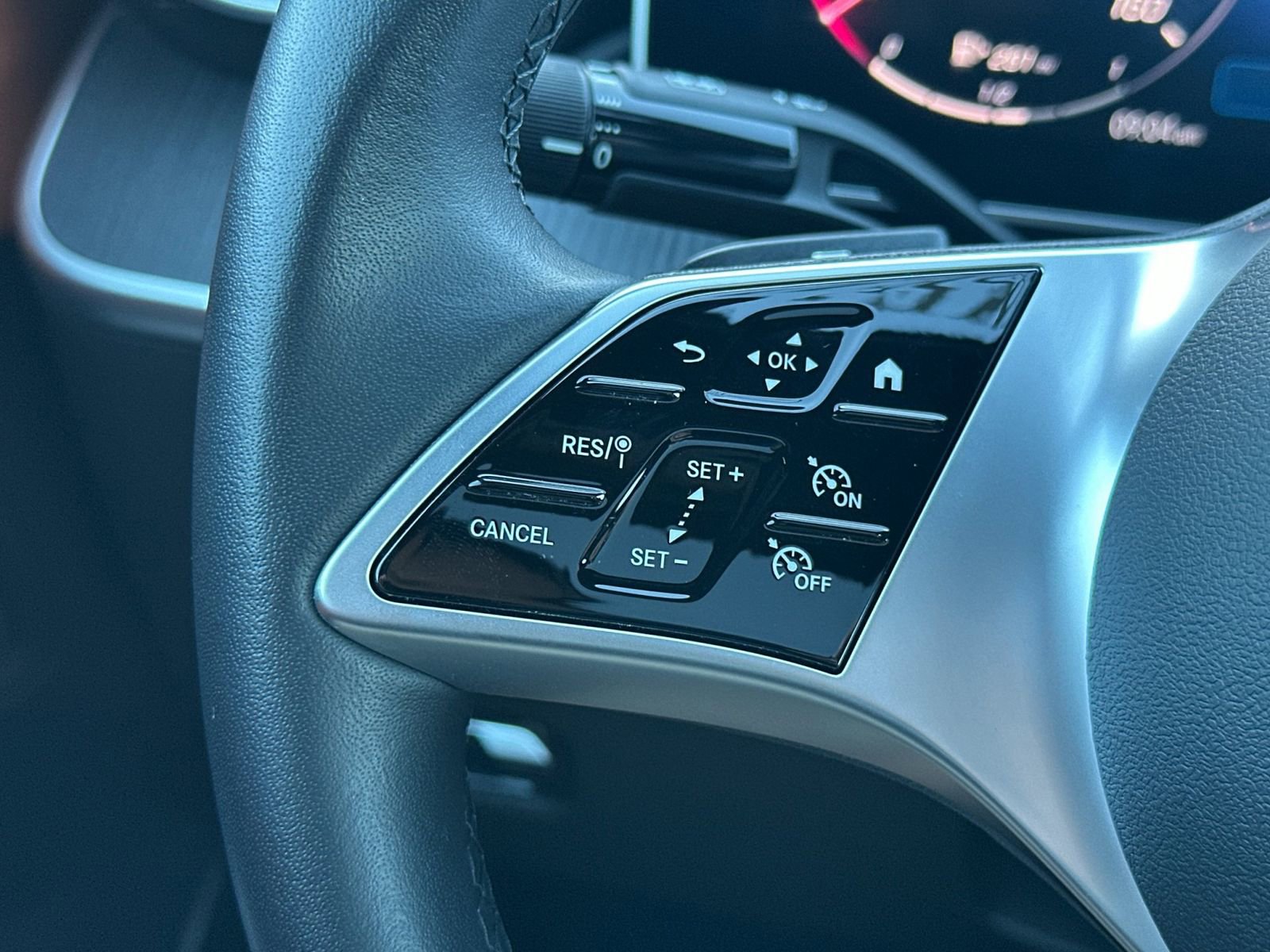 Certified 2025 Mercedes-Benz C 300 Sedan image 26