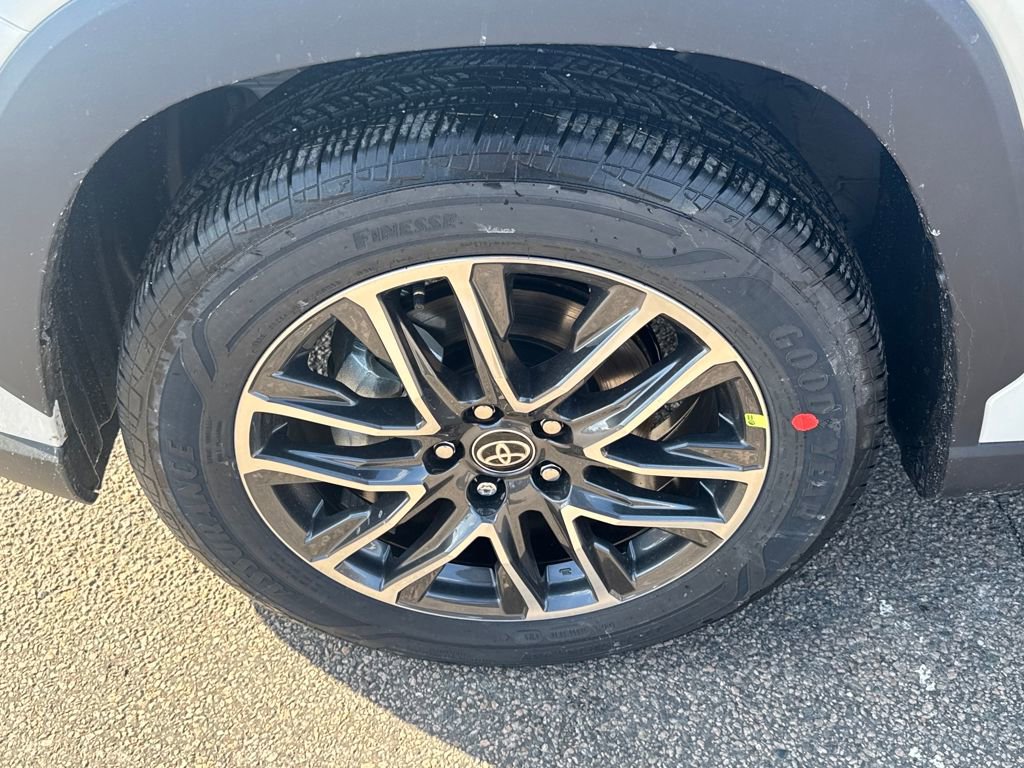 New 2026 Toyota Corolla Cross XLE image 28