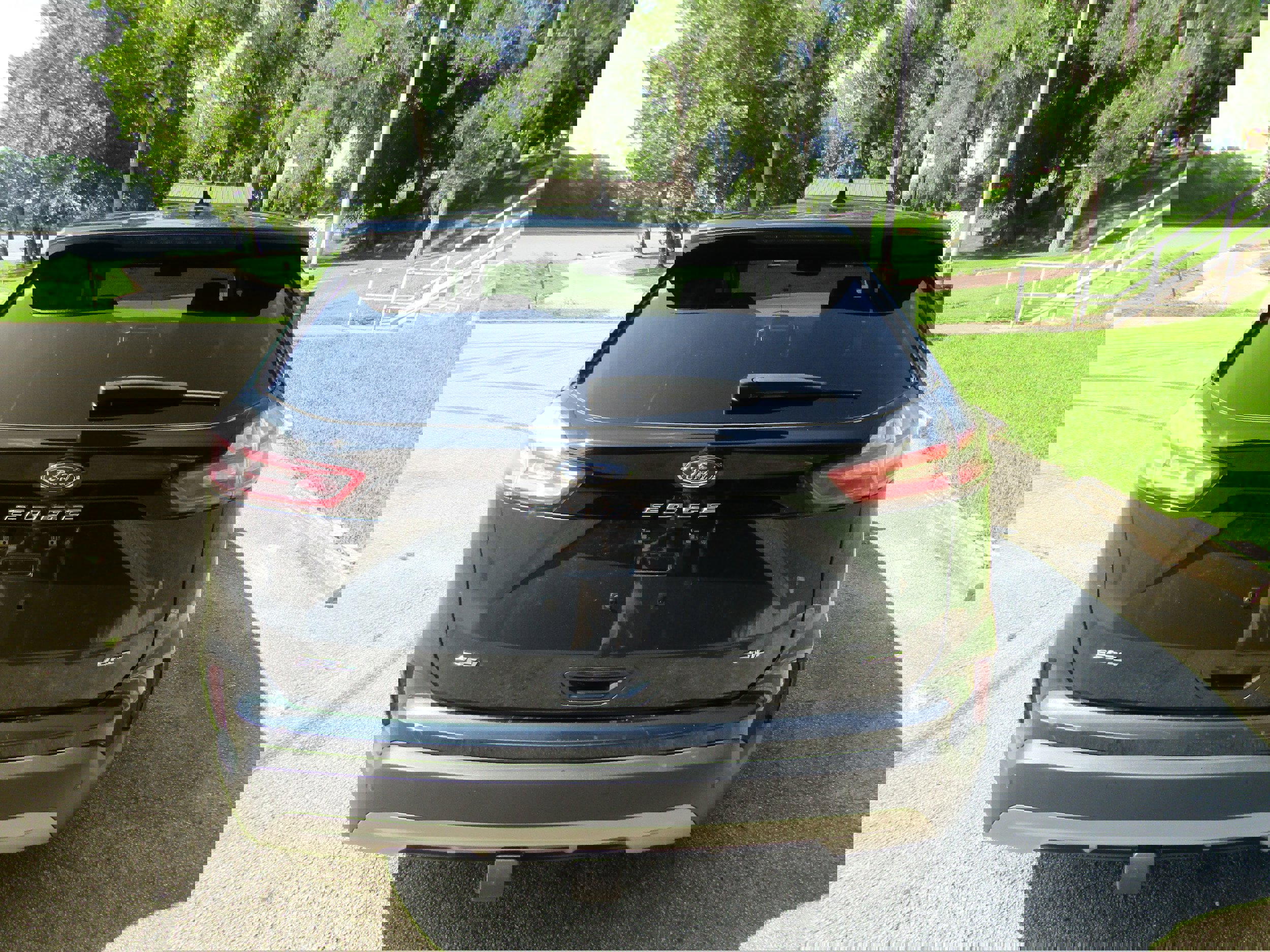 Certified 2023 Ford Edge SEL w/ Convenience Package image 4