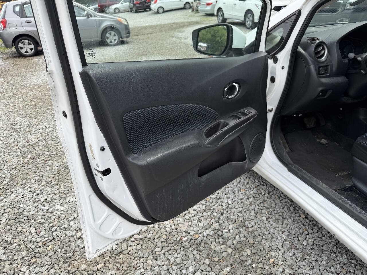 Used 2017 Nissan Versa Note SV w/ SV Appearance Package FWD image 11