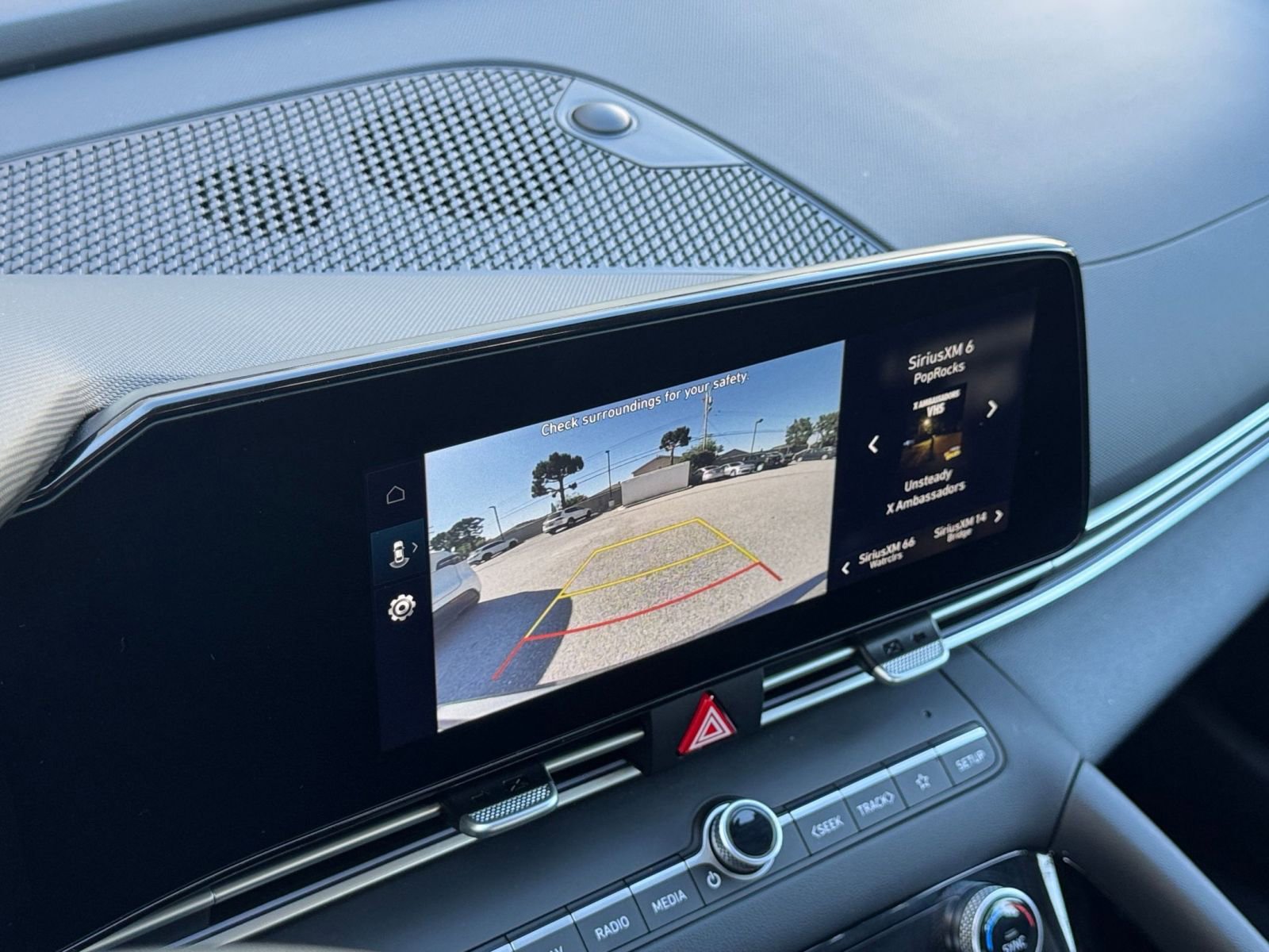 Used 2025 Hyundai Elantra Limited image 25