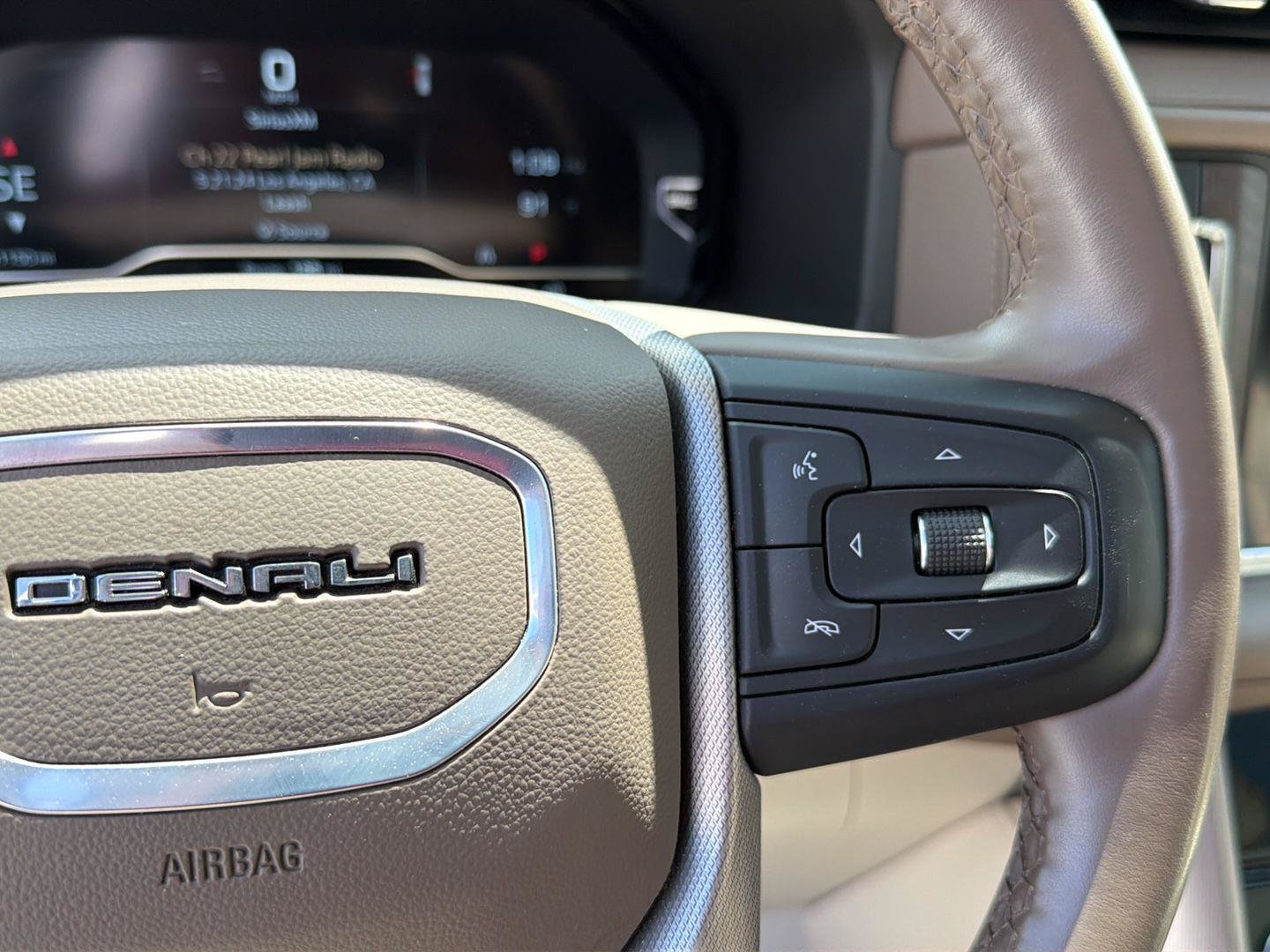 Used 2024 GMC Yukon XL Denali RWD image 24