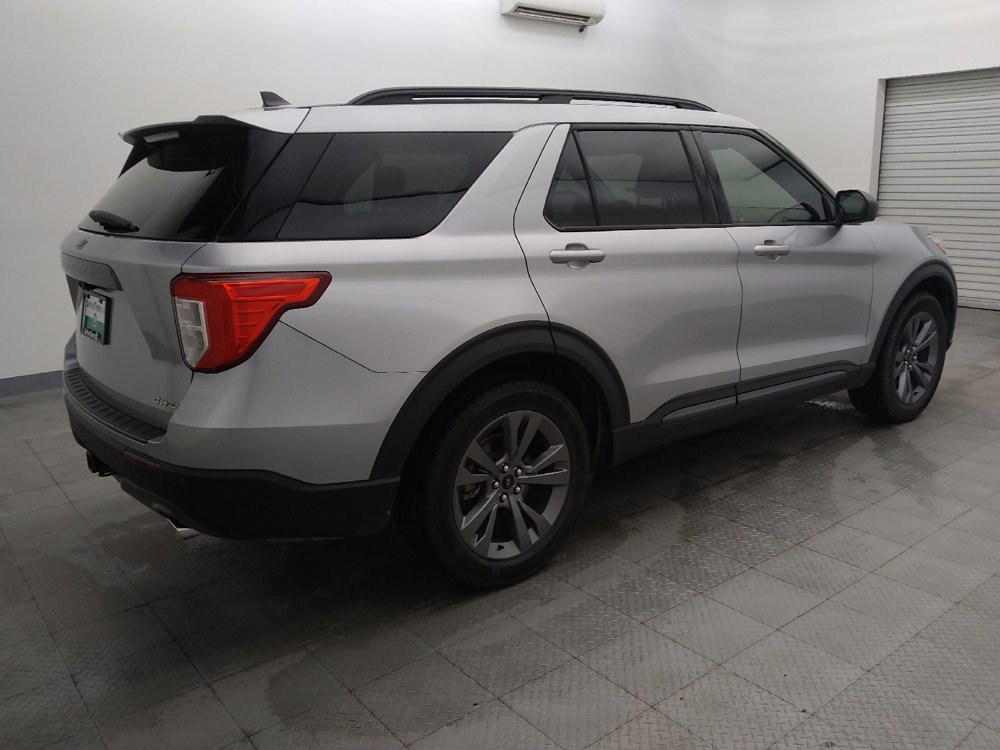 Used 2021 Ford Explorer XLT w/ Equipment Group 202A AWD/4WD image 10