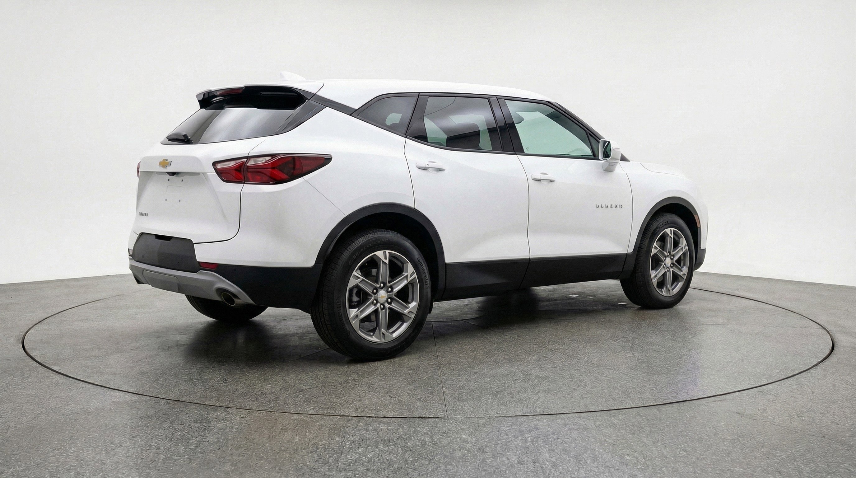 Used 2025 Chevrolet Blazer LT image 9