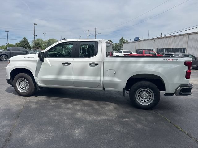 Used 2022 Chevrolet Silverado 1500 W/T w/ Trailering Package AWD/4WD image 3