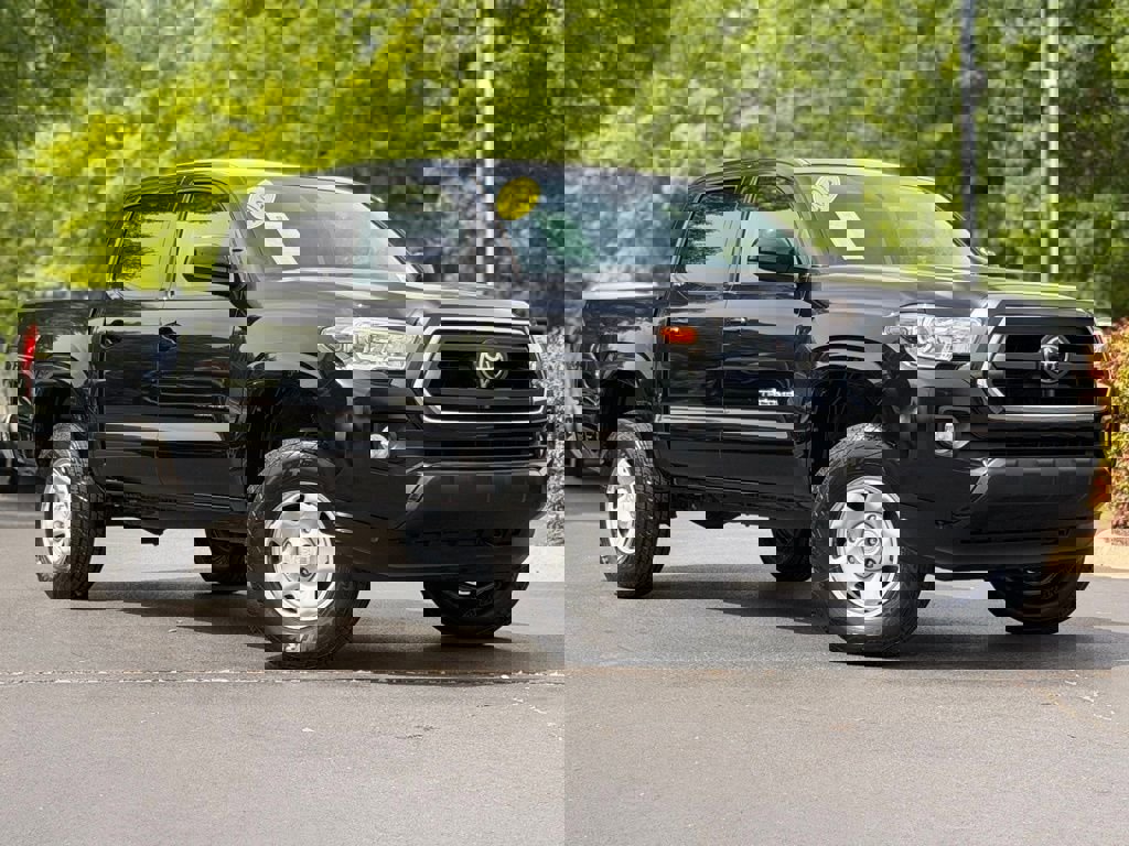 Used 2022 Toyota Tacoma SR5 image 2