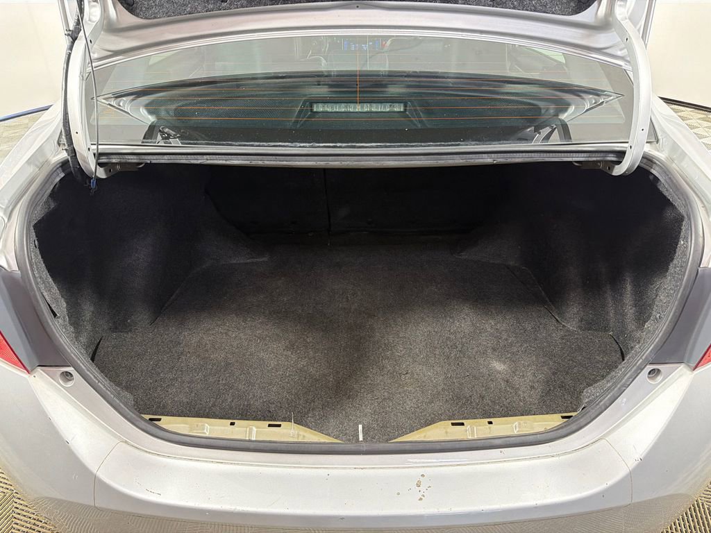 Used 2019 Toyota Corolla SE FWD image 18