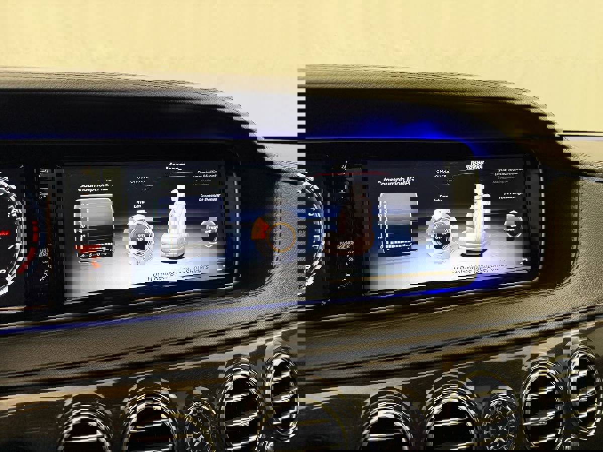 Used 2017 Mercedes-Benz S 550 4MATIC Sedan image 27