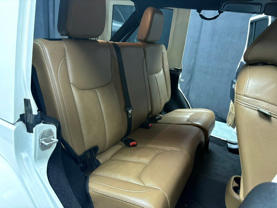 Used 2015 Jeep Wrangler Unlimited Sahara w/ Dual Top Group image 37