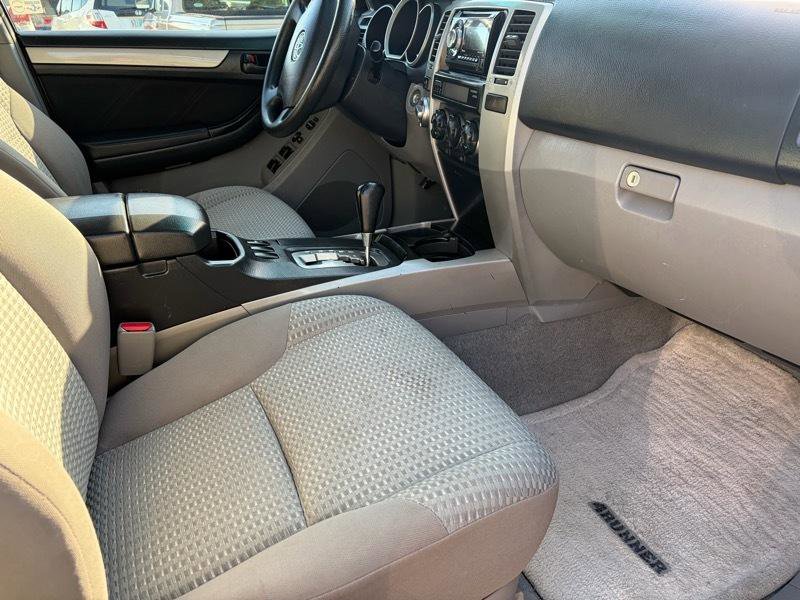 Used 2006 Toyota 4Runner SR5 AWD/4WD image 6