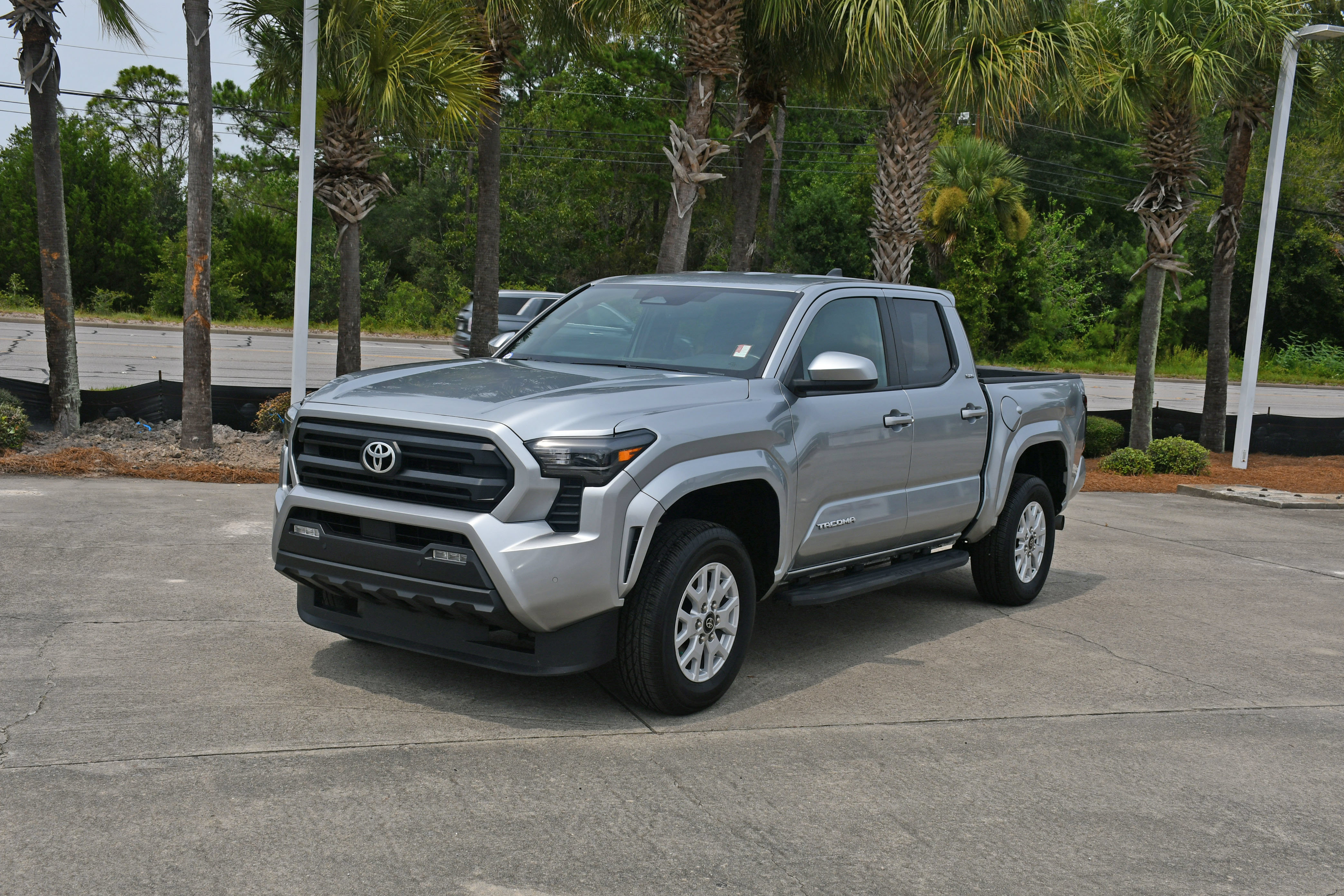 Certified 2024 Toyota Tacoma SR5 w/ SR5 Upgrade Package AWD/4WD image 6