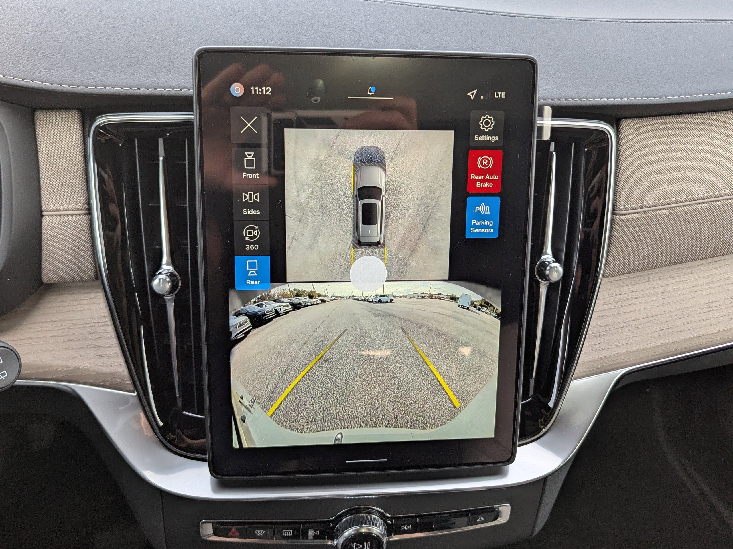 New 2026 Volvo XC90 B6 Ultra w/ Protection Package image 21