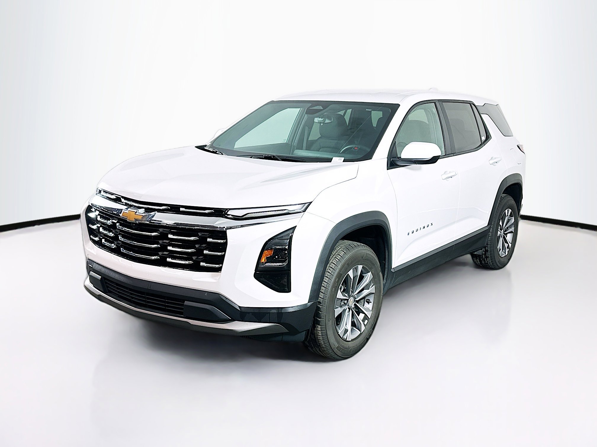 Used 2025 Chevrolet Equinox LT image 3