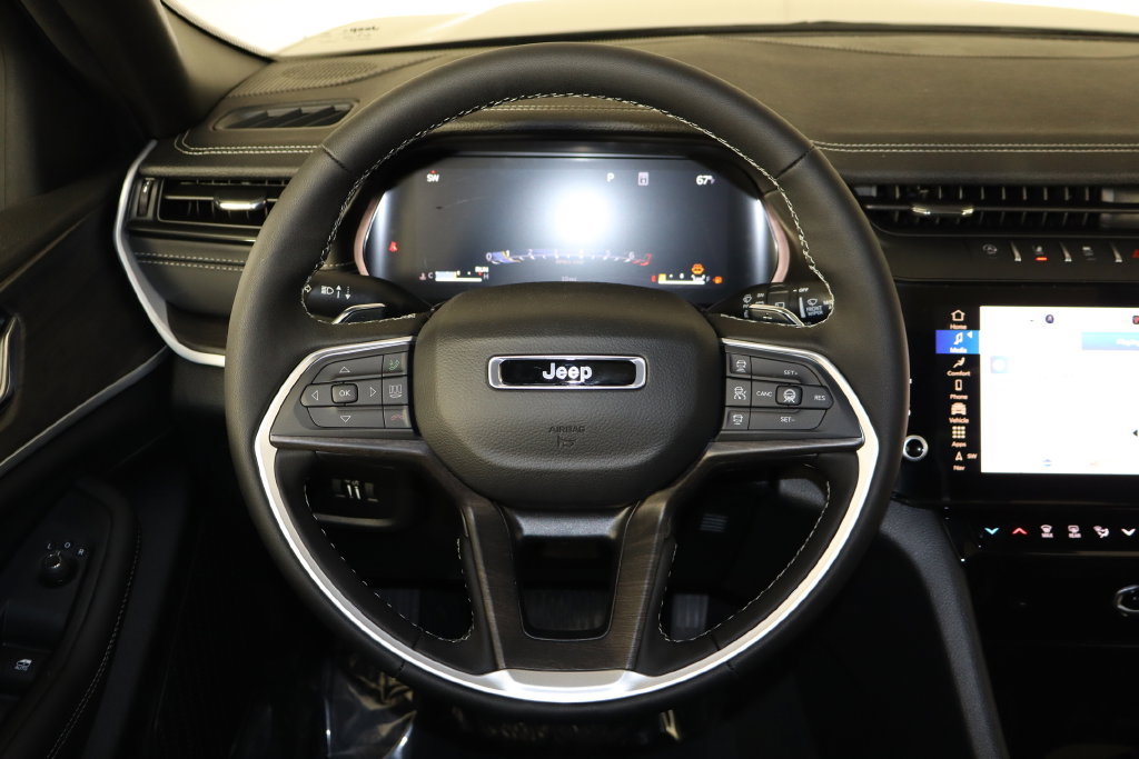 New 2026 Jeep Grand Cherokee Altitude AWD/4WD image 7
