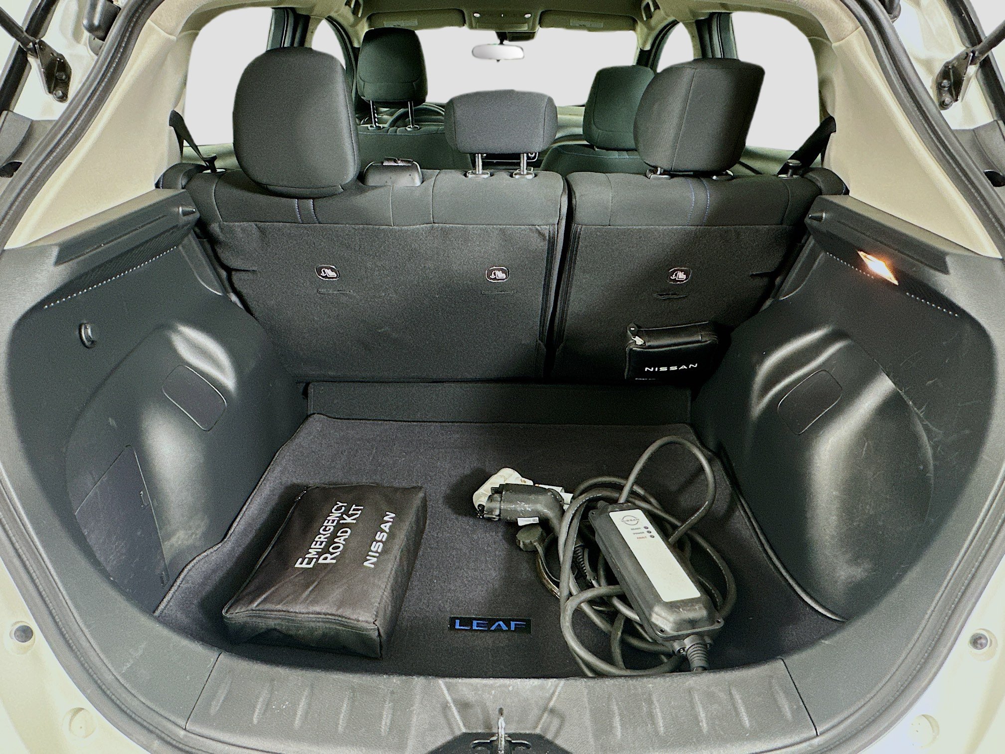 Used 2025 Nissan Leaf S FWD image 27