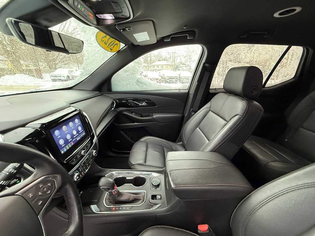 Used 2023 Chevrolet Traverse RS image 19