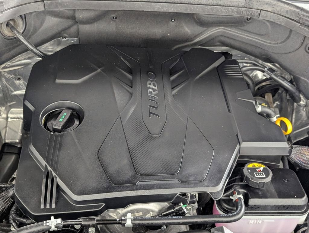 Used 2025 Genesis GV80 2.5T Standard image 12