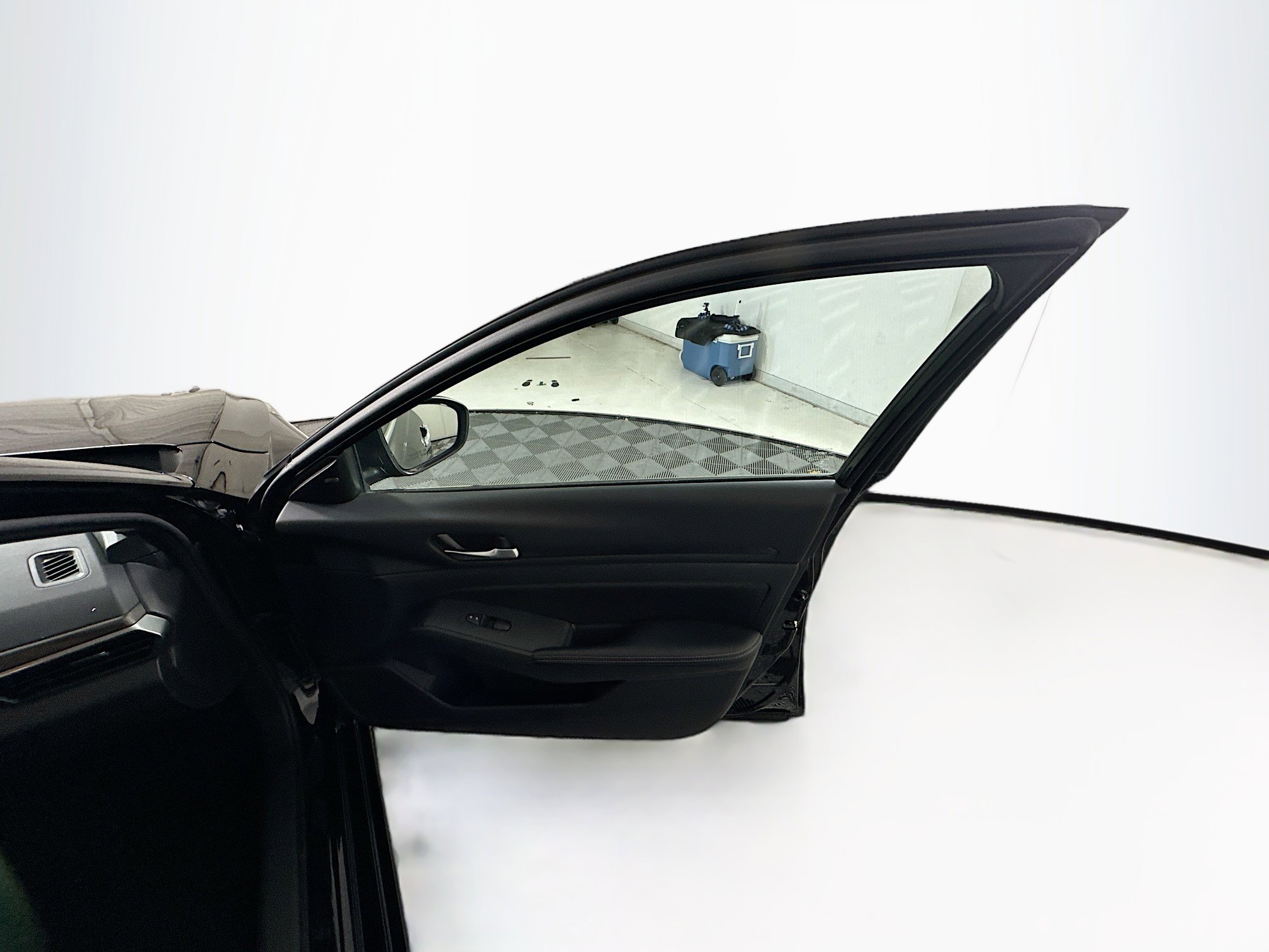 Used 2025 Nissan Altima 2.5 SV image 30