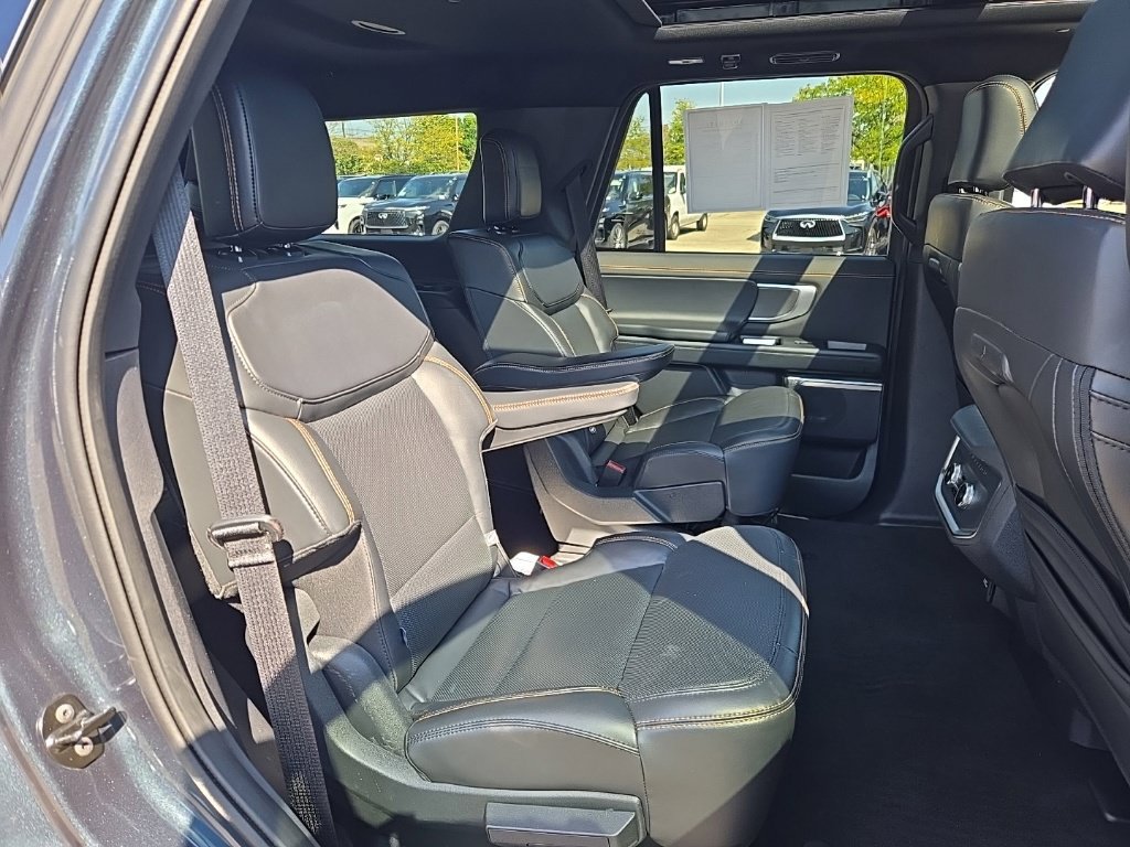 Used 2025 Ford Expedition Tremor AWD/4WD image 15
