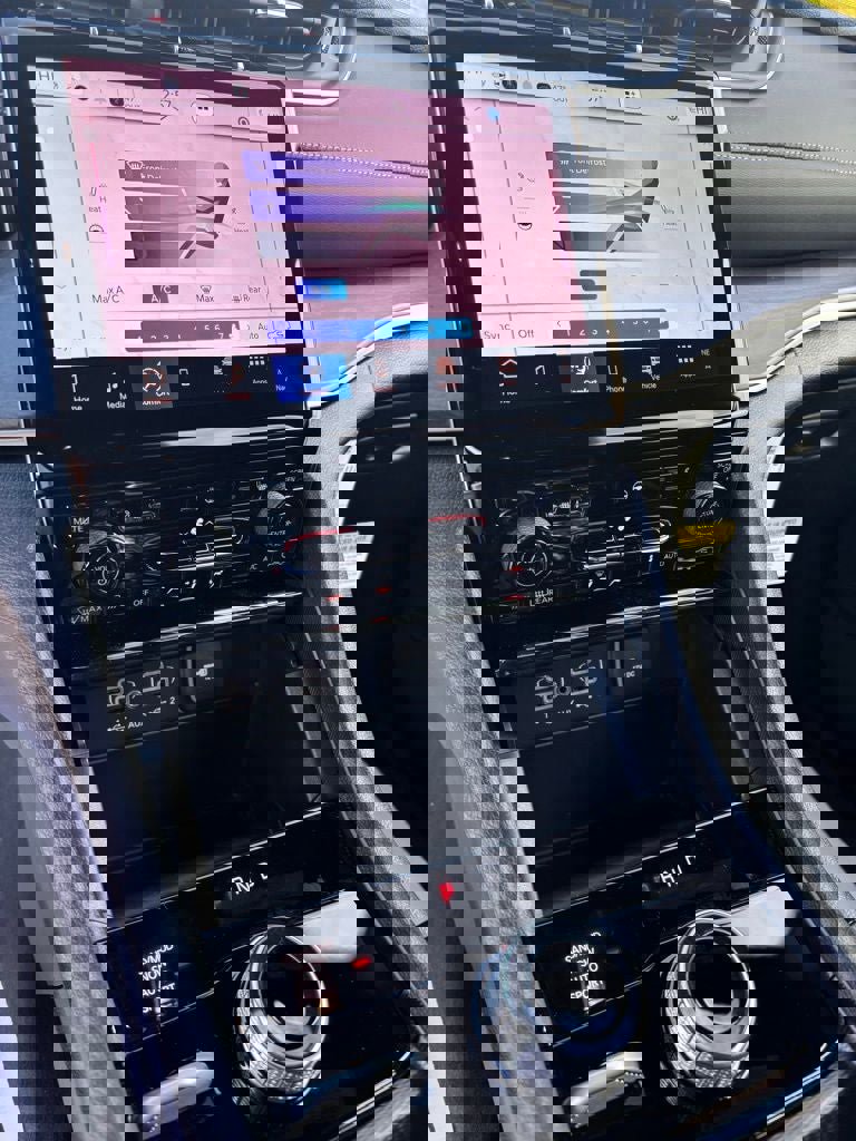 New 2025 Jeep Grand Cherokee Limited w/ Black Appearance Package image 15