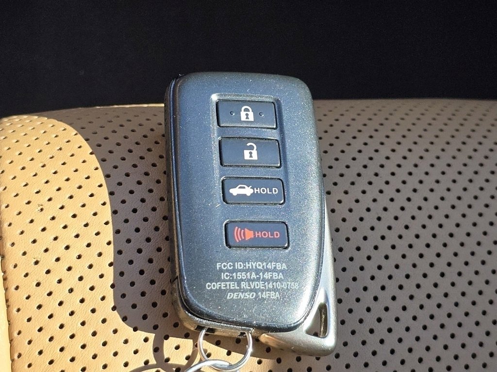 Used 2016 Lexus ES 350 w/ Ultra Luxury Package image 37