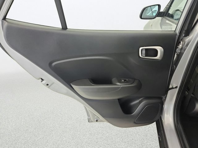 Used 2025 Hyundai Venue SEL FWD image 24