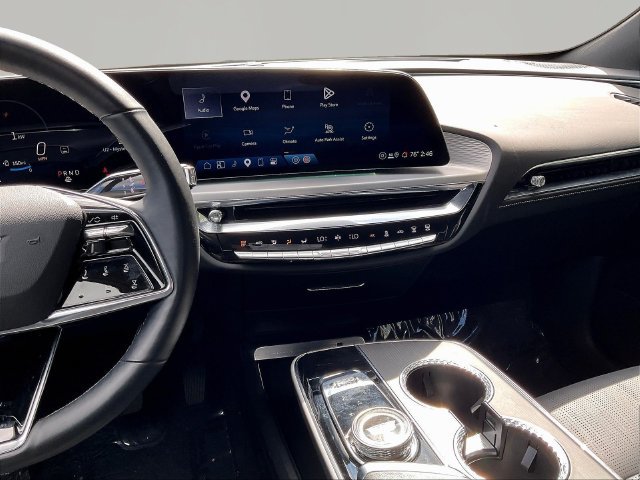 Used 2024 Cadillac Lyriq Luxury AWD/4WD image 11