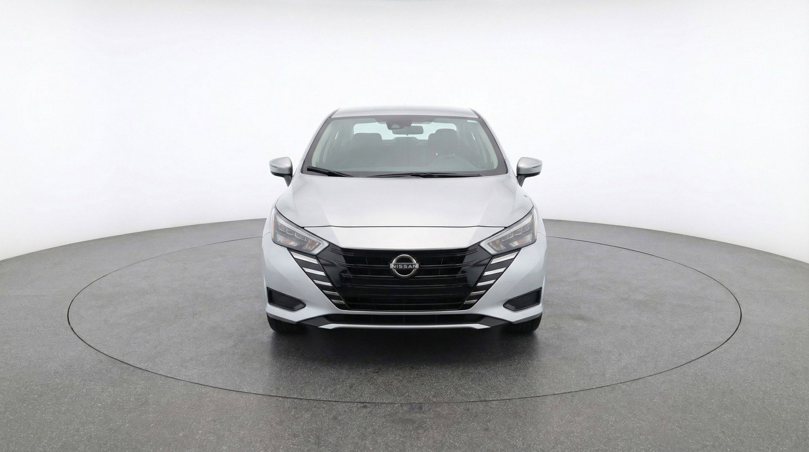 Used 2025 Nissan Versa SV image 2