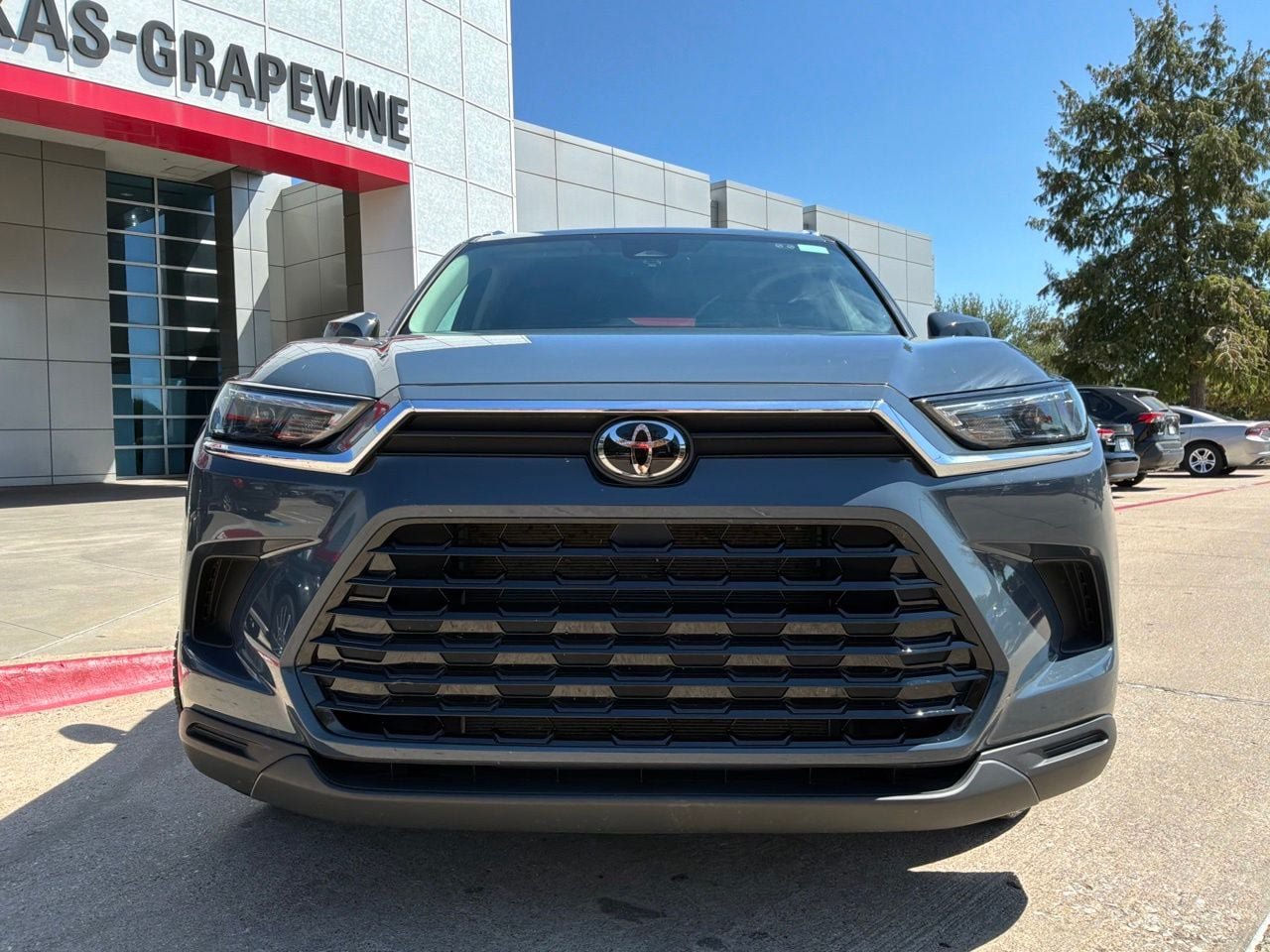Used 2026 Toyota Grand Highlander FWD image 3
