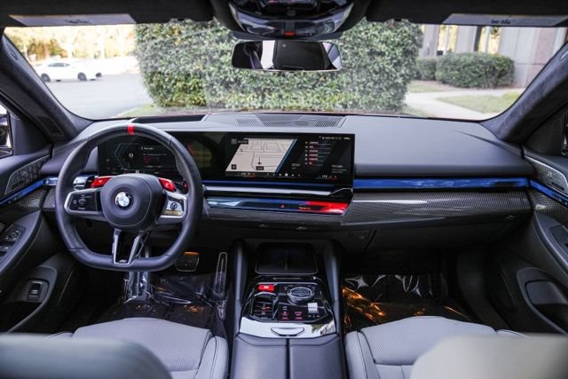 Used 2025 BMW M5 w/ Carbon Package AWD/4WD image 27