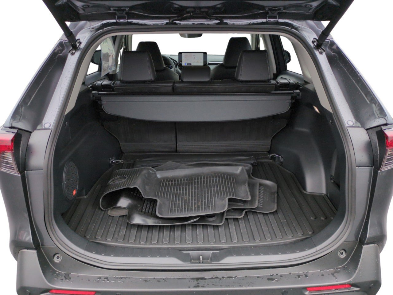Used 2025 Toyota RAV4 XLE Premium w/ Weather Package AWD/4WD image 26