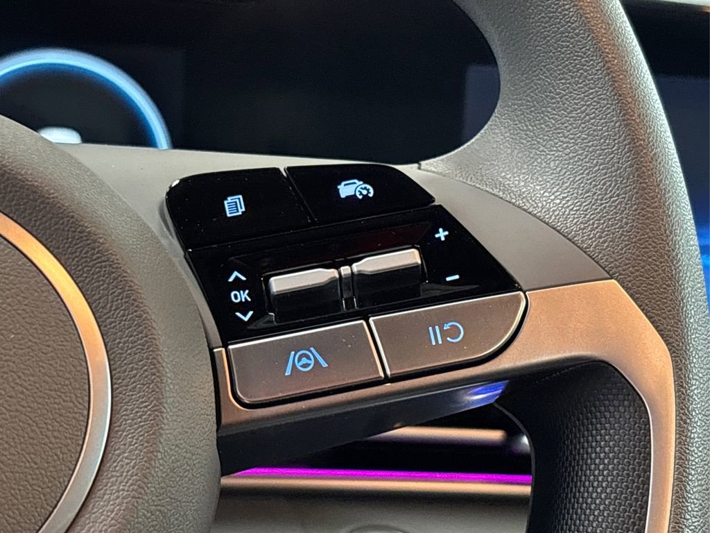 Certified 2024 Hyundai Elantra SEL image 29