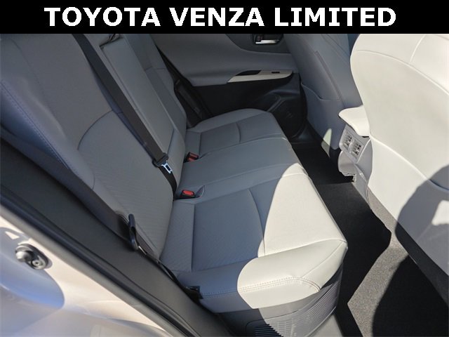 Used 2024 Toyota Venza Limited image 13