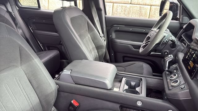 Used 2023 Land Rover Defender 110 V8 AWD/4WD image 14