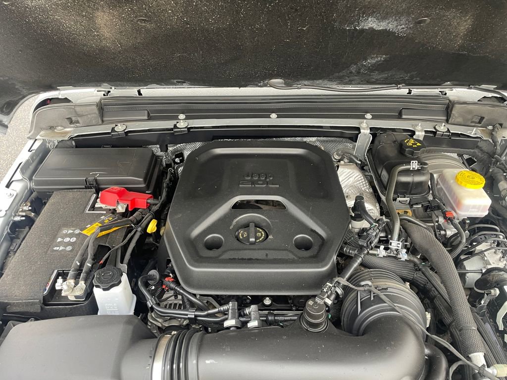 Used 2024 Jeep Wrangler Sahara image 34