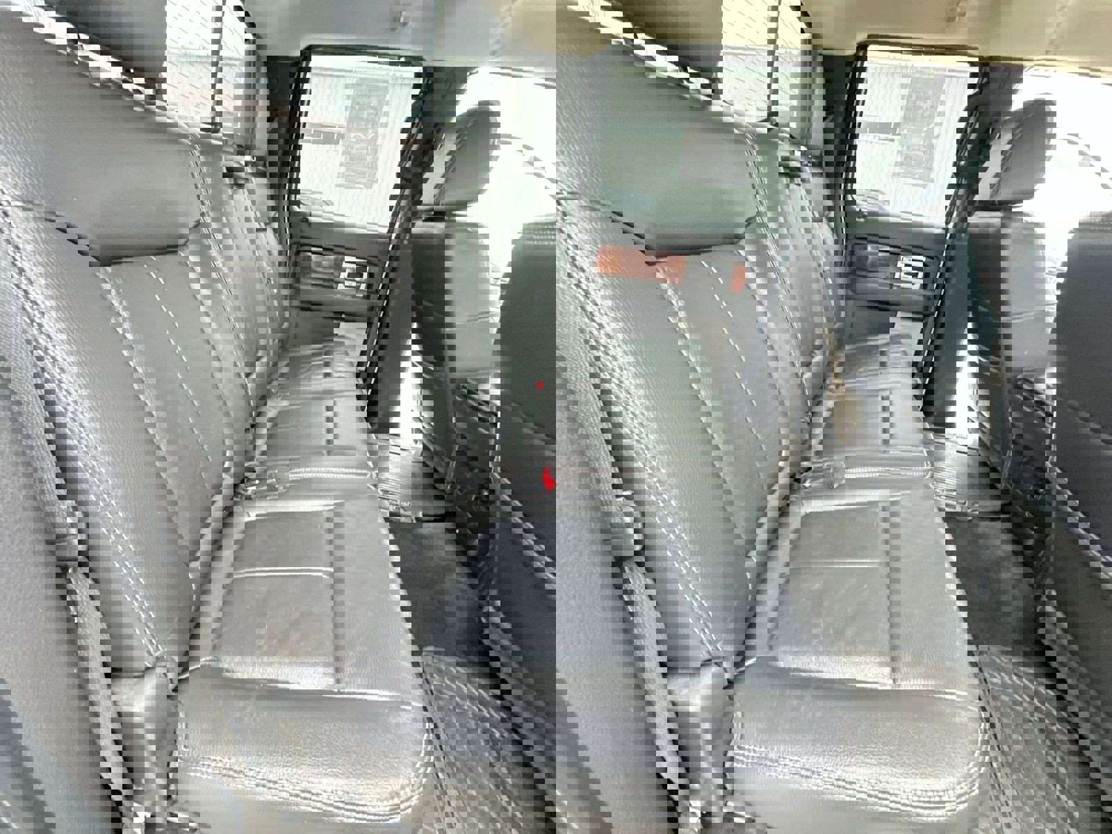 Used 2010 Ford F150 Lariat image 24