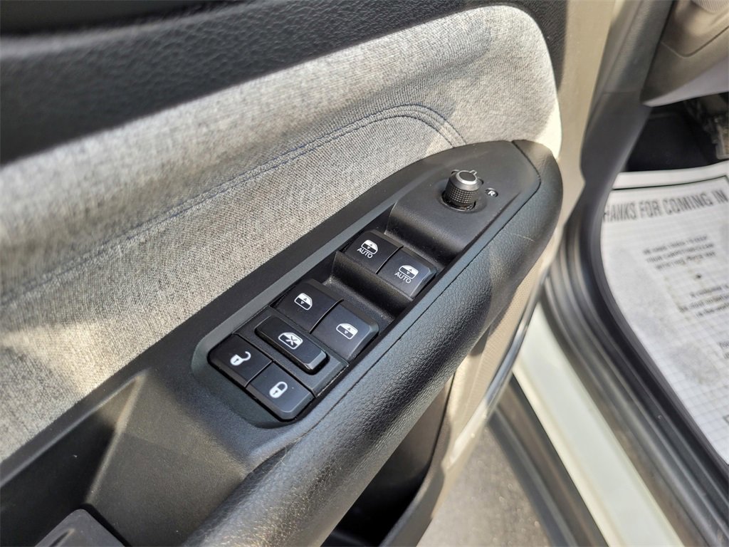 Used 2024 Jeep Compass Latitude image 25