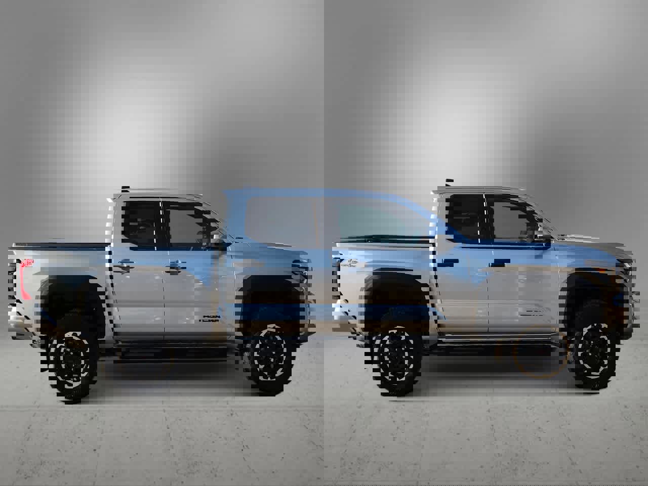 Used 2024 Toyota Tacoma TRD Off-Road image 9