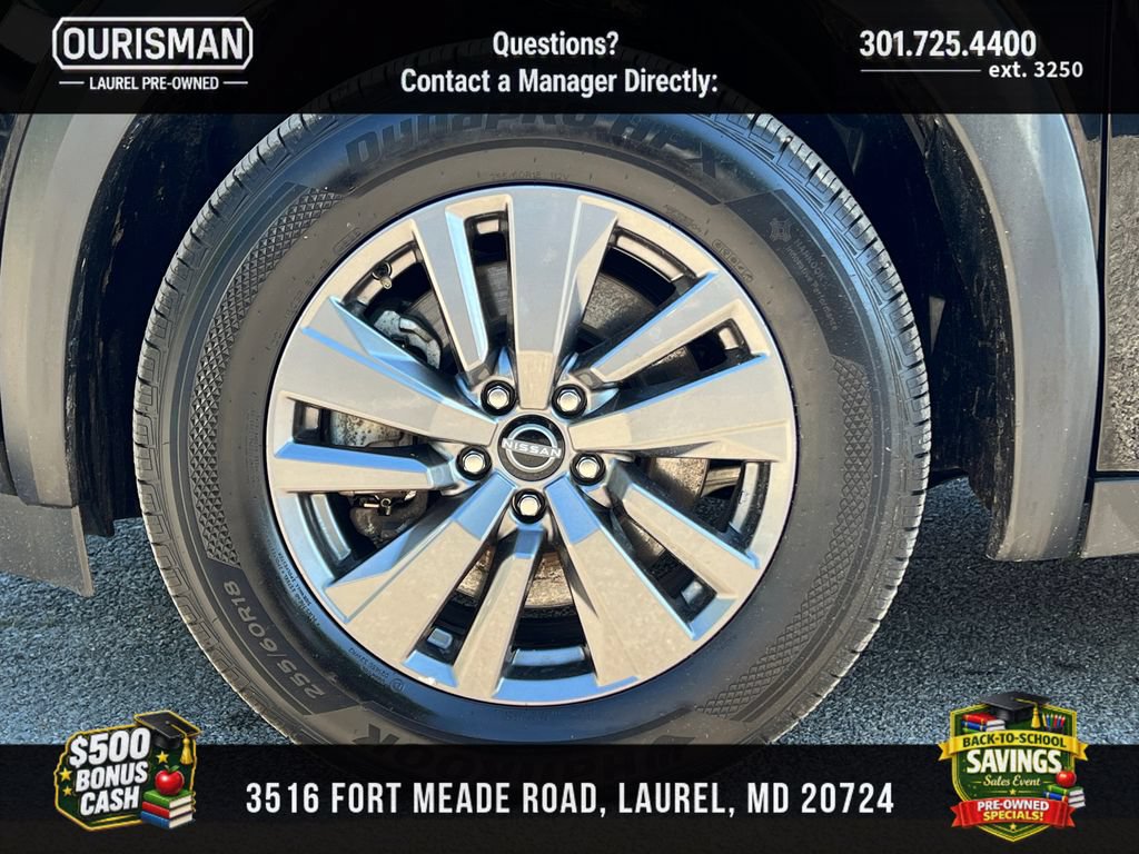 Used 2025 Nissan Pathfinder SV FWD image 3