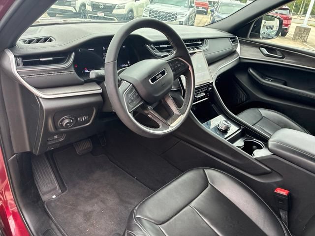 Used 2025 Jeep Grand Cherokee L Limited w/ Luxury Tech Group II RWD image 19