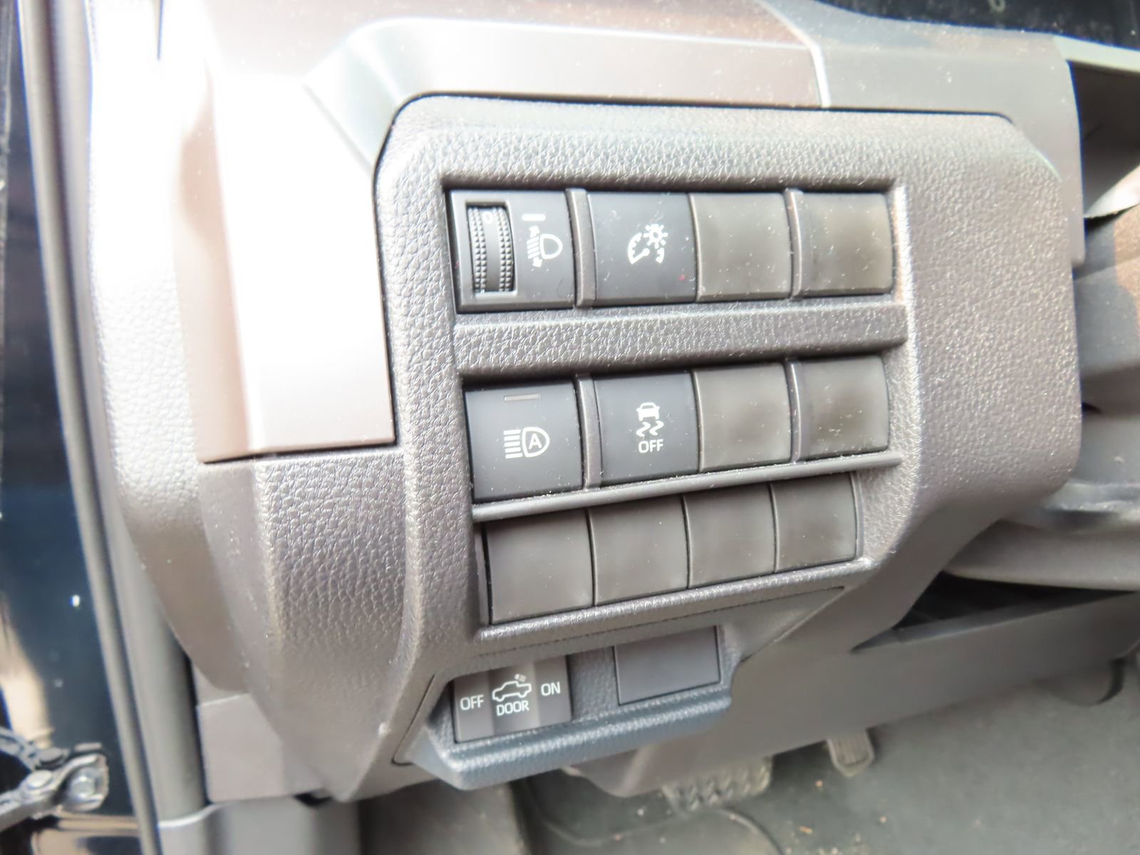 Used 2025 Toyota Tacoma SR5 image 15