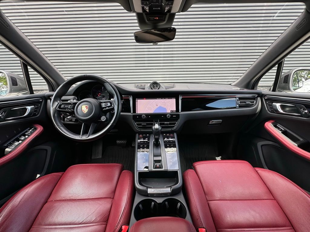 Certified 2023 Porsche Macan Turbo image 6