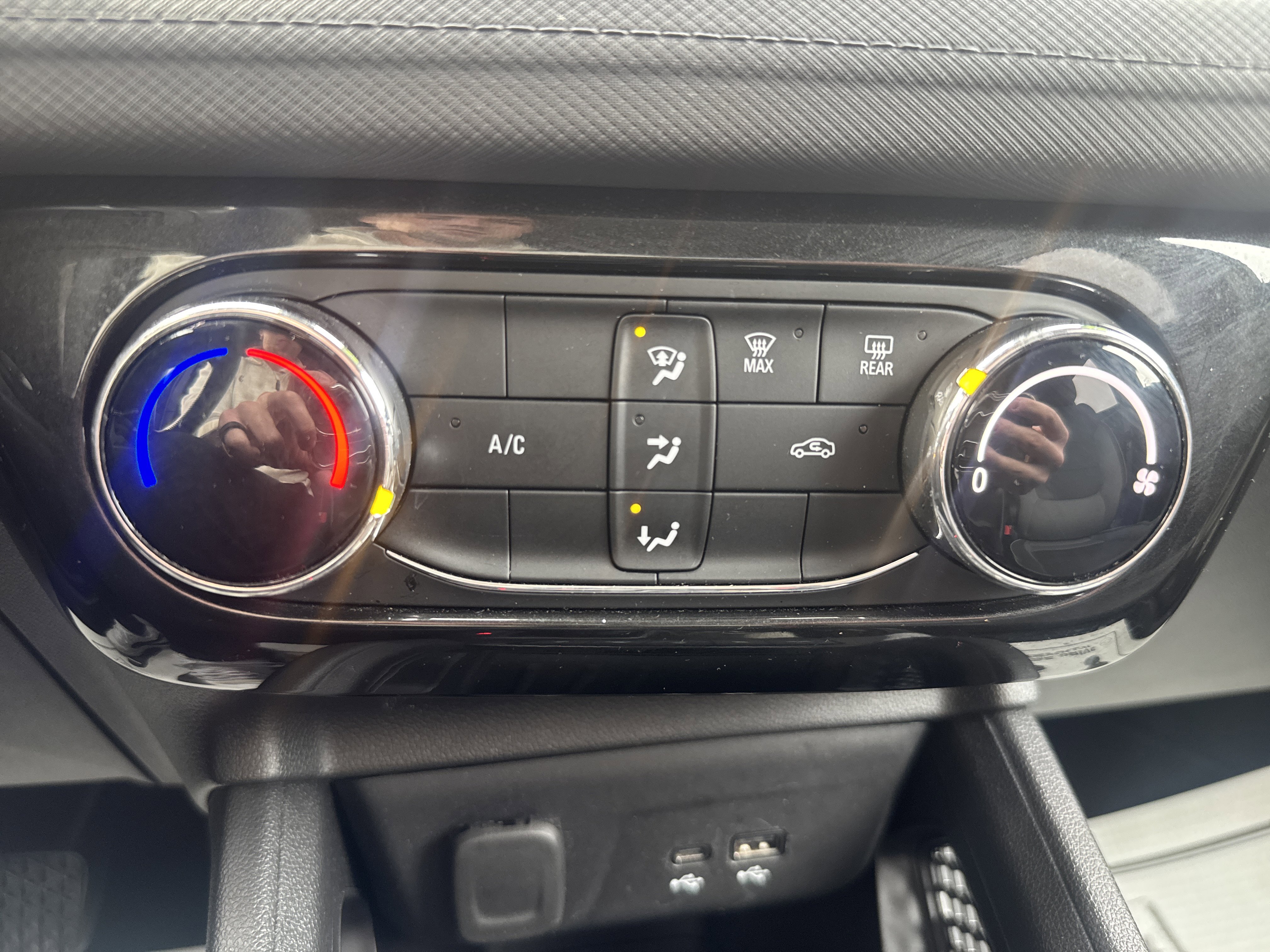 Used 2025 Chevrolet TrailBlazer LT image 24