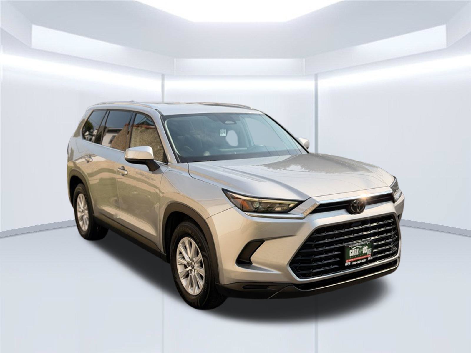 Used 2024 Toyota Grand Highlander AWD image 3