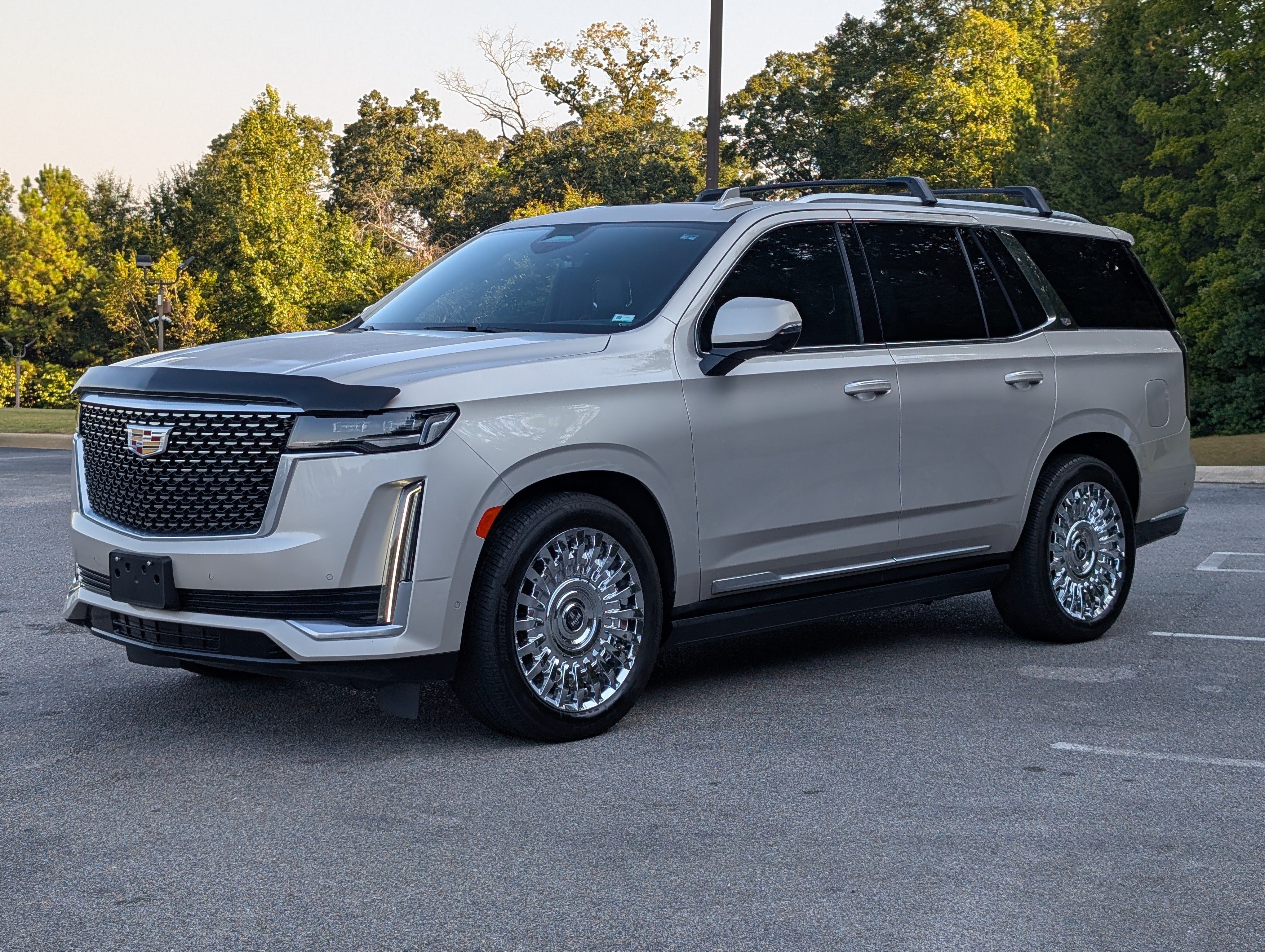 Used 2023 Cadillac Escalade Premium Luxury w/ Performance Package RWD image 5